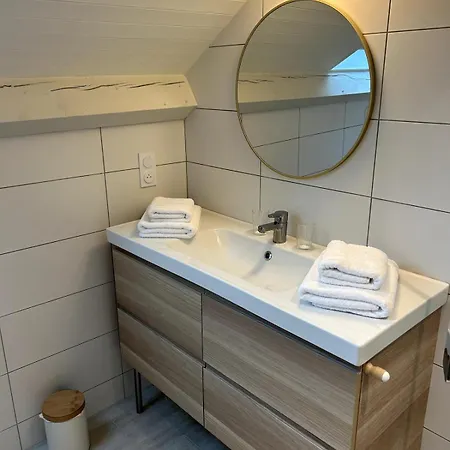 La Petite Mansarde Apartment *