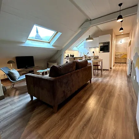 La Petite Mansarde Apartment *